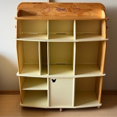 【無料でお譲り可】ディズニー子供用の棚　おもちゃ棚