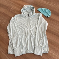 キッズラッシュガード165とスイムキャップMのセット