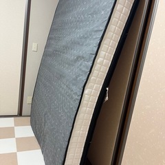【譲渡先、決まりました】
ベットフレーム　マットレス付きの画像