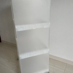 無印プラスティック棚の画像