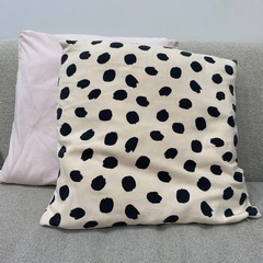IKEAクッションカバー2個セットの画像