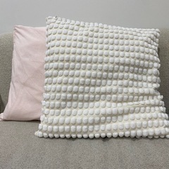IKEAクッションカバー2個セットの画像