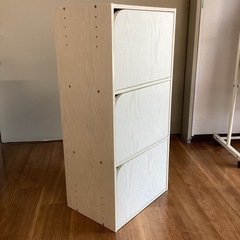 扉付きカラーボックス【町田市再生家具】0619Bの画像