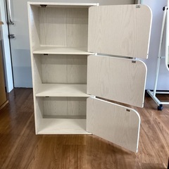 扉付きカラーボックス【町田市再生家具】0619Bの画像