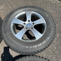ジープコマンダーJeep 純正 ホイール スタッドレス 4本 グッドイヤー付き 245/65R17の画像