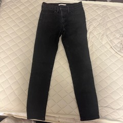 LEVIS’ デニムパンツの画像