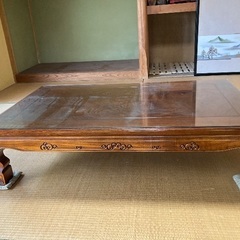 机　飾り彫り　アンティークの画像
