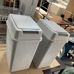 ゴミ箱　在庫1個のみ400円
19L  中古の画像