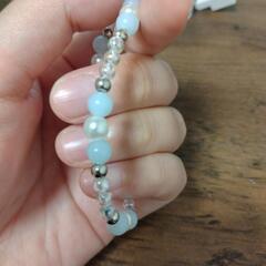 水色系のブレスレットの画像