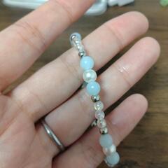 水色系のブレスレットの画像