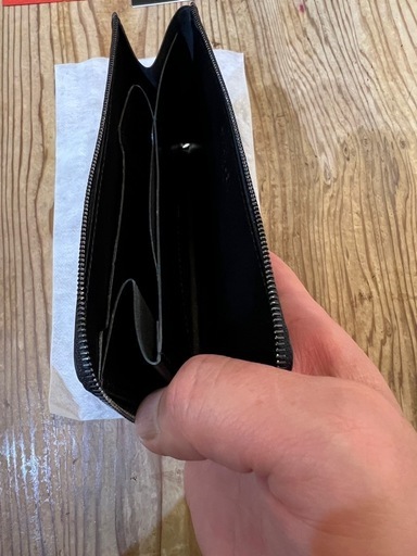 新品　il modo Air イルモードエア　STATUSY ブラック　右利き il modo Air イルモードエア 右利き用 ブラックSTATUSY 長財布