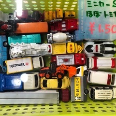 現状品　ミニカー　一式　トミカ　など　救急車/パトカー/トラック...