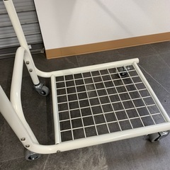 店舗、出張買取実施中★キャスター付きサイドテーブル　ベットテーブル　ワゴンの画像