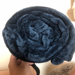 新品未使用　フランネル毛布　紺　の画像