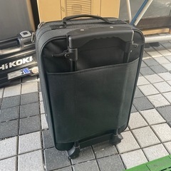 キャリーケース　ブラックの画像