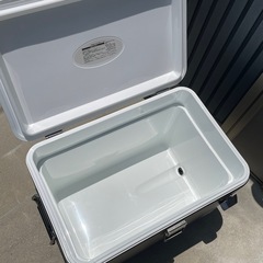 キャプテンスタッグ（CAPTAIN STAG） クーラーボックス スチールフォームクーラー 容量51L 水抜き付き CSブラックラベルの画像