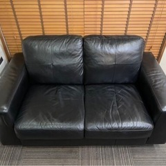 IKEAイケア 2人掛けソファ SKOGABY 黒ブラック 本革 レザーの画像