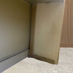 昭和レトロな大型カウンターテーブルの画像