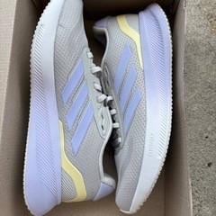 新品！【adidas】【黒25.5cm 残り1点】【白25.5cm 残り1点】★  【管理番号11906】桒の画像