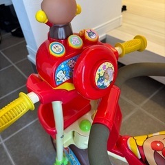 アンパンマン三輪車の画像