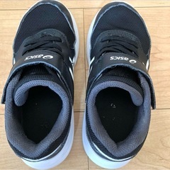 18.0cm アシックスの画像