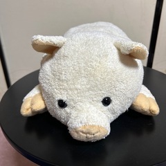 ブタのぬいぐるみ