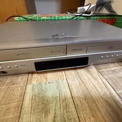 東芝VTR一体型DVDビデオプレーヤー  SD-V600の画像