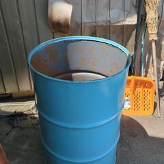 綺麗なドラム缶の画像