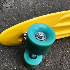 Te090●札幌市内 無料配達●REPTILE SKATE FACTORYミニクルーザー イエロー スケートボード 約57cm(22インチ)コンプリートデッキ●USEDの画像