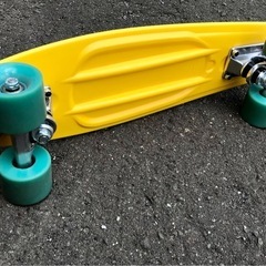 Te090●札幌市内 無料配達●REPTILE SKATE FACTORYミニクルーザー イエロー スケートボード 約57cm(22インチ)コンプリートデッキ●USEDの画像