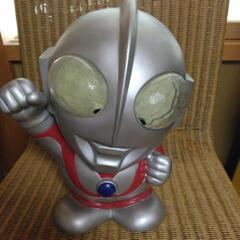 ウルトラマン！貯金箱！