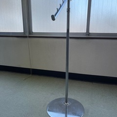 アパレル傾斜展示用ラック