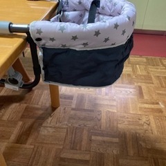 テーブルチェアーの画像