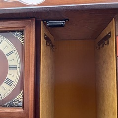 木製アクセサリーケース　時計付きの画像