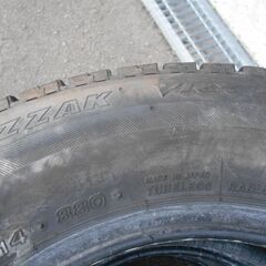 ブリヂストン　ブリザック VRX　スタッドレスタイヤ 185/70R14 【室内保管】4本の画像