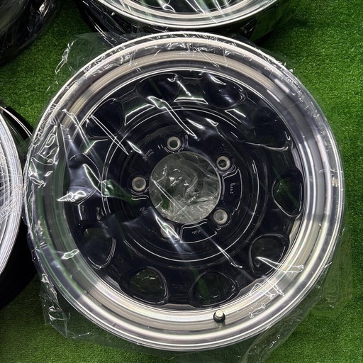 未使用品　TOPY トピー　LANDFOOT SWZ 16×5.5J +20 5H PCD139.7 ハブ103 社外　ホイール　16