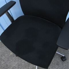 事務イス　ブラック　肘あり　コクヨ製プント　CRS-G2422F6の画像