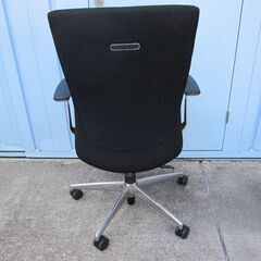 事務イス　ブラック　肘あり　コクヨ製プント　CRS-G2422F6の画像