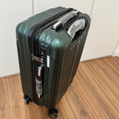 ほぼ新品　キャリーケース 機内持ち込み TSAロック スーツケー...