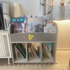 絵本棚の画像