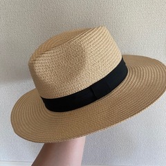つば広麦わらハット