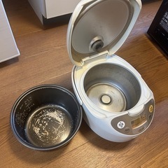 Panasonic 電子ジャー炊飯器の画像