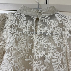 レディース　シアートップス　刺繍の画像