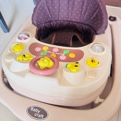 赤ちゃんの歩行器タダです
