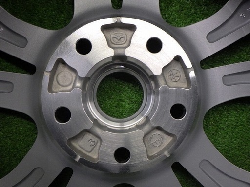 未使用品　マツダ　純正　17X7J　+52.5　5H　PCD114.3　BL系　アクセラ　241126002 マツダ