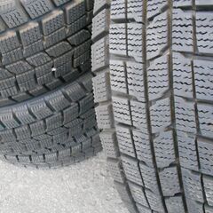 ダンロップ　スタッドレスタイヤ 175/70R13 【室内保管】4本の画像