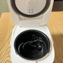 東芝　炊飯器　美品　しゃもじ付き（新品）の画像