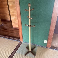 お値下げしました！子供用コート掛けの画像