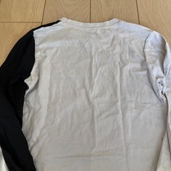 140 長袖Tシャツ　ドッキングデザイン
の画像