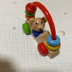 ほぼ未使用✨美品✨知育玩具　木製クマのラトルおもちゃの画像